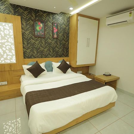 Hotel Rk Fortune Ahmedabad Ngoại thất bức ảnh