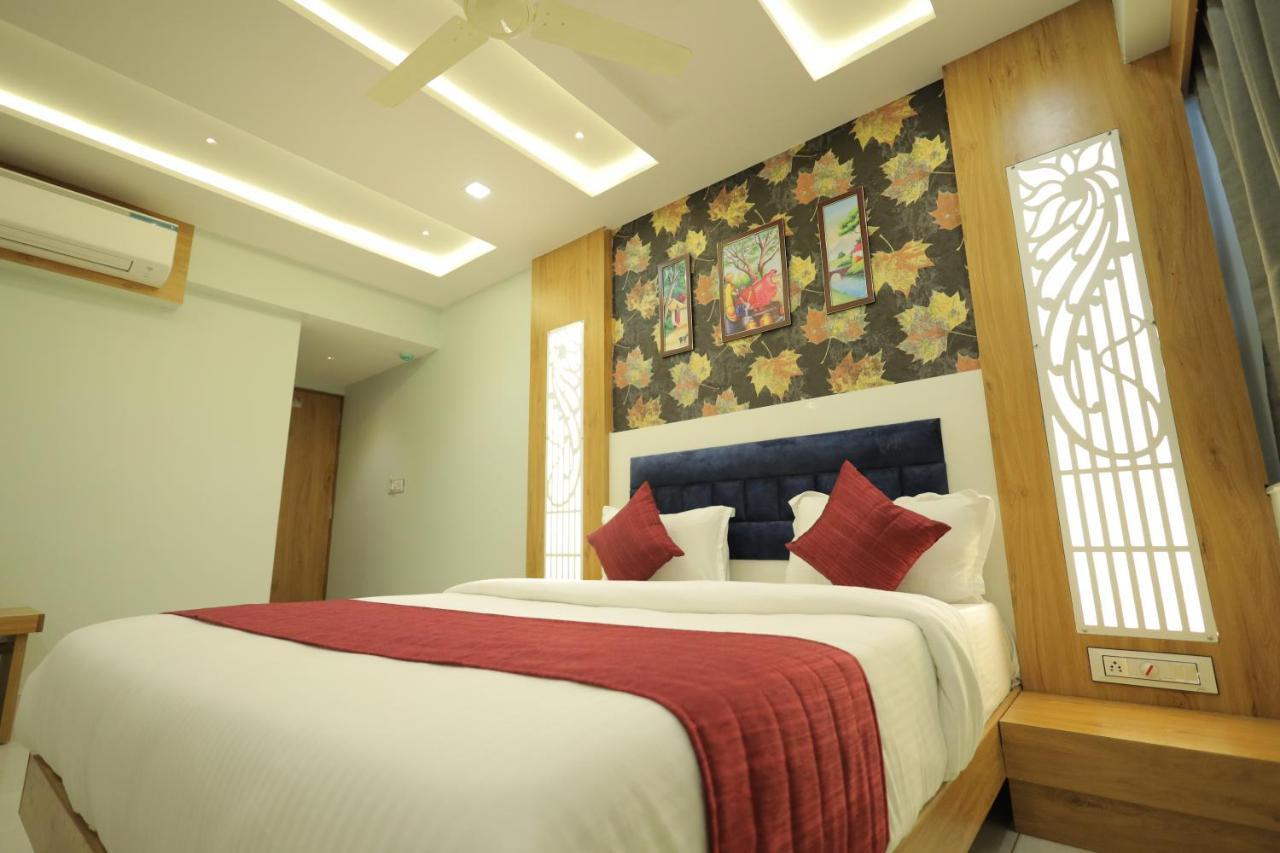 Hotel Rk Fortune Ahmedabad Ngoại thất bức ảnh