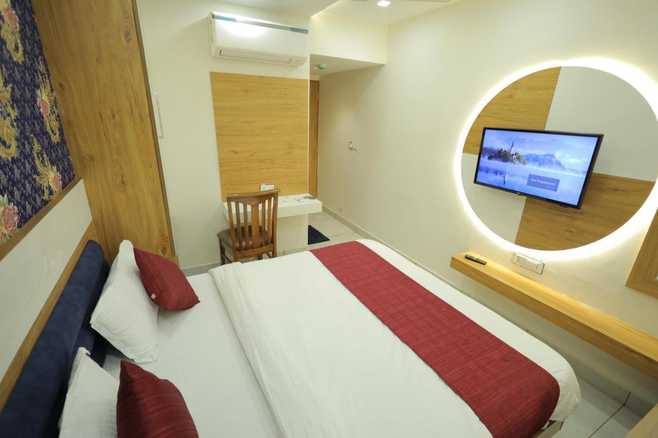 Hotel Rk Fortune Ahmedabad Ngoại thất bức ảnh