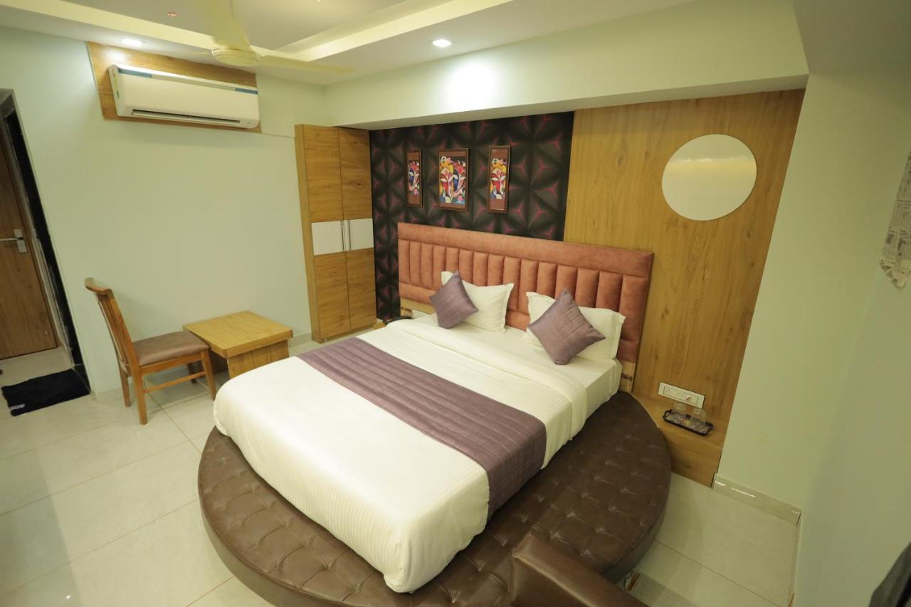 Hotel Rk Fortune Ahmedabad Ngoại thất bức ảnh