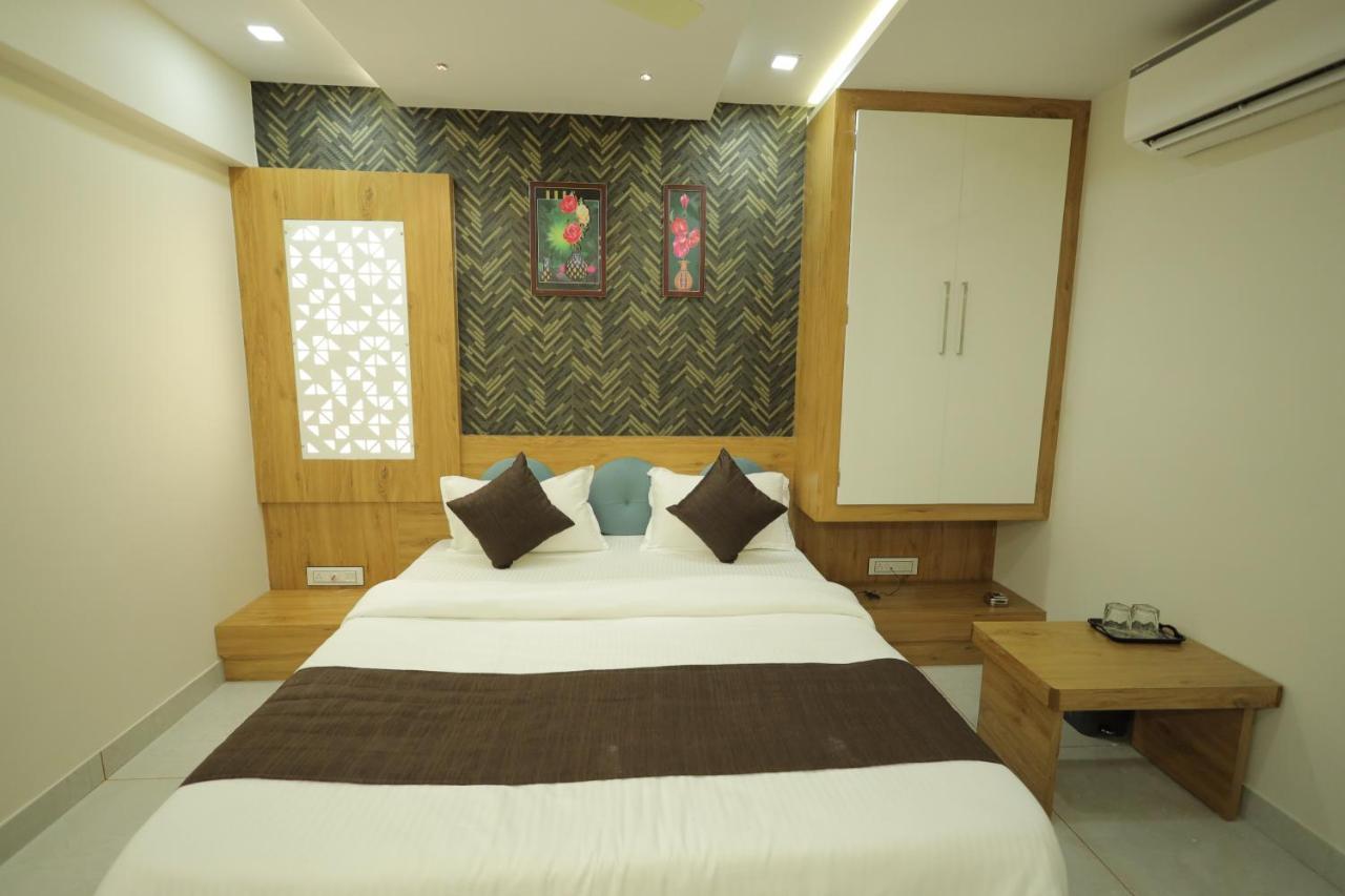 Hotel Rk Fortune Ahmedabad Ngoại thất bức ảnh