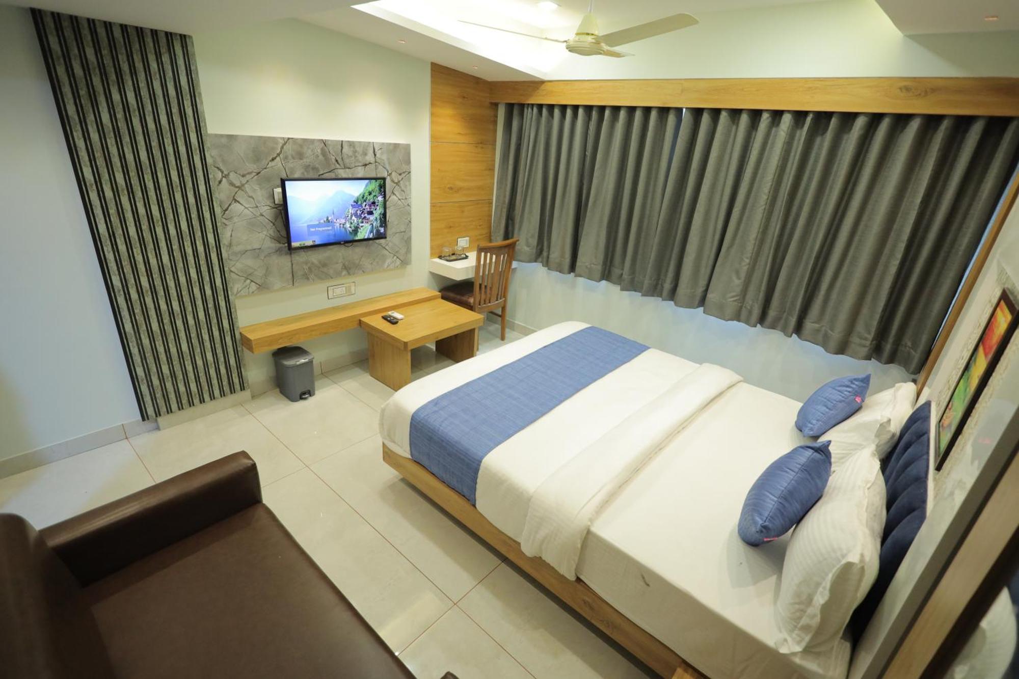 Hotel Rk Fortune Ahmedabad Ngoại thất bức ảnh